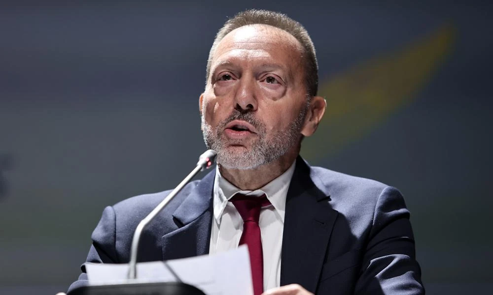 Διπλό «καμπανάκι» Στουρνάρα για ακρίβεια: Μεγάλη η αβεβαιότητα για τον πληθωρισμό – Υγειονομικός κίνδυνος από τα φθηνά τρόφιμα